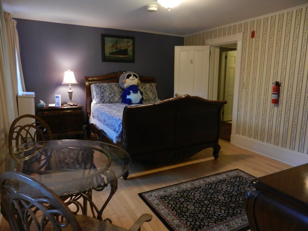 Ice Fish Inn Millinocket Room photo