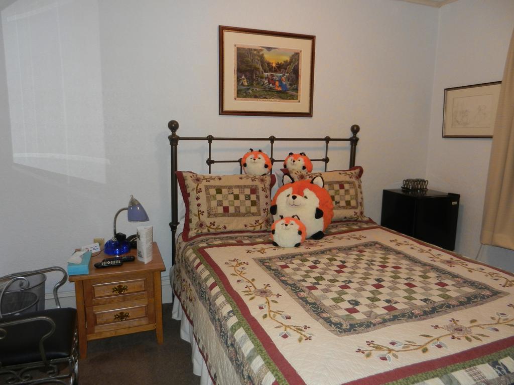 Ice Fish Inn Millinocket Room photo