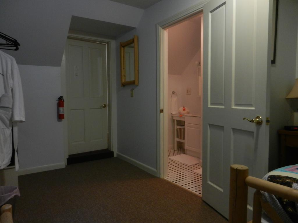 Ice Fish Inn Millinocket Room photo